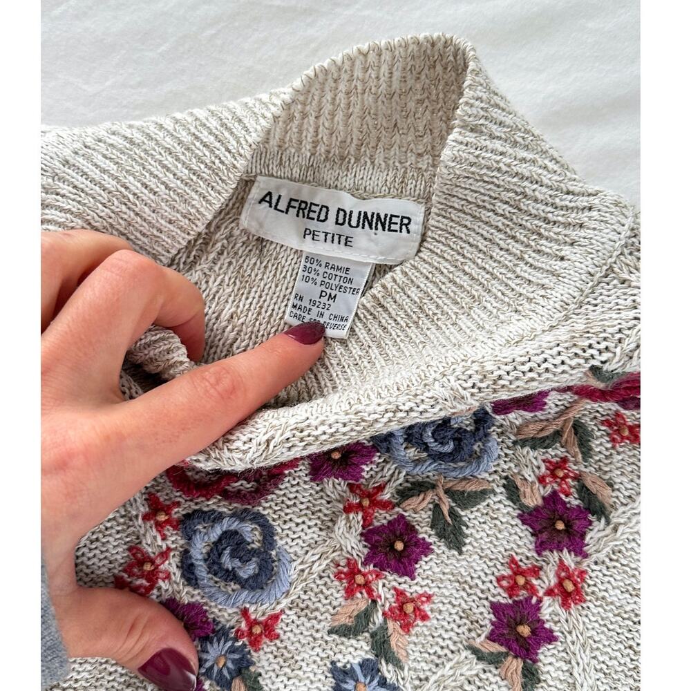 Vintage Alfred Dunner Floral Flower Embroidered  Grandma Knit Sweater Top petite - Picture 5 of 5